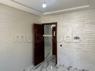 Bel appartement à vendre à Berrechid. 3 pièces. Système de parabole et salon marocain - Appartement à vendre - Berrechid