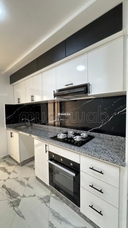 bel-appartement-a-vendre-a-berrechid-3-pieces-systeme-de-parabole-et-salon-marocain-big-3