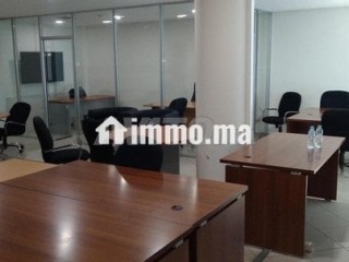 bureau-90m-h-stand-equipe-sur-bd-abdelmoumen