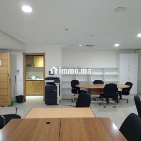 bureau-90m-h-stand-equipe-sur-bd-abdelmoumen-big-9