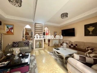 Élégante Villa avec jardin paysager proche Golfs - Villa à vendre - Agadir