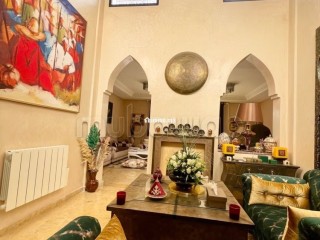 Élégante Villa avec jardin paysager proche Golfs - Villa à vendre - Agadir