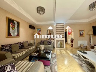 Élégante Villa avec jardin paysager proche Golfs - Villa à vendre - Agadir