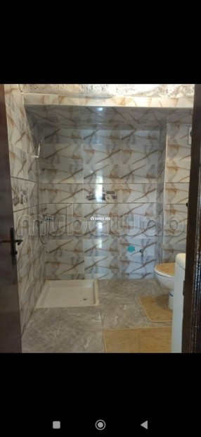 Vend appartement à Hay Moulay Rachid 1.2 grandes pièces. Salon traditionnel et porte blindée - Vente Immobilier - Casablanca - photo 7