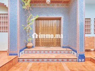 villa-titree-562-m2-sur-avenue-principale
