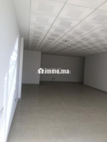 location-plateaux-bureaux-vide-big-1