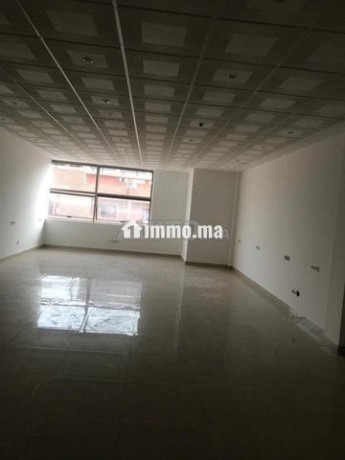 location-plateaux-bureaux-vide-big-3