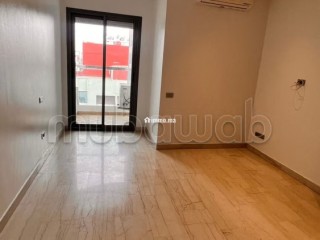Appartement en location à Maârif. 2 chambres. Ascenseur et terrasse - Appartement à louer - Casablanca