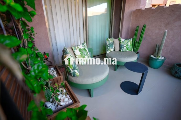 appartement-design-a-prestigia-avec-vue-piscine-big-5