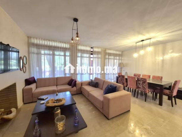 charmant-appartement-de-199m2-a-louer-meuble-avec-piscine-big-1