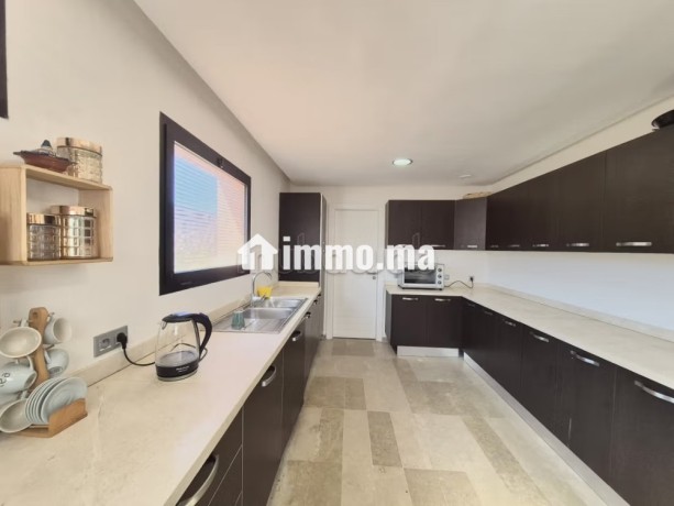 charmant-appartement-de-199m2-a-louer-meuble-avec-piscine-big-3