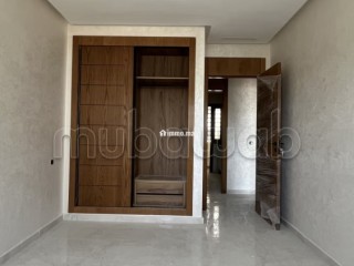 Appartement à vendre à Ain Dorbane. 2 chambres agréables. Ascenseur et places de parking - Appartement à vendre - Autre