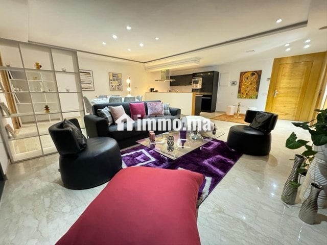 Racine Superbe F3 Meublé 96m², Cuisine US - Location Immobilier - Casablanca - photo 1