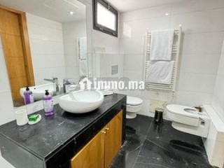 Racine Superbe F3 Meublé 96m², Cuisine US - Appartement à louer - Casablanca