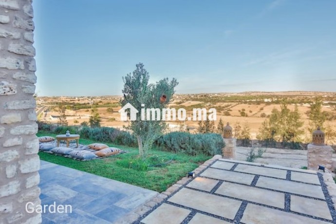 magnifique-villa-avec-piscine-privee-vue-degagee-69-big-11