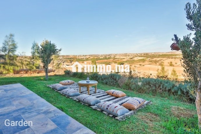 magnifique-villa-avec-piscine-privee-vue-degagee-69-big-5