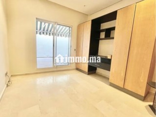 Louez cet appartement à Maârif. 3 chambres. Porte blindée et parabole - Appartement à louer - Casablanca