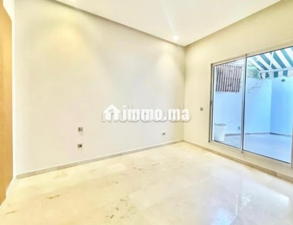 louez-cet-appartement-a-maarif-3-chambres-porte-blindee-et-parabole-big-1