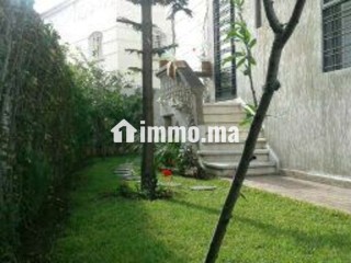 Niveau Villa Bien situé Calme - Villa à louer - Casablanca