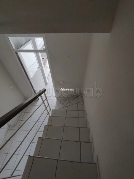 Location d'un appartement à Charaf. 2 belles chambres. Avec ascenseur et terrasse - Location Immobilier - Agadir - photo 2