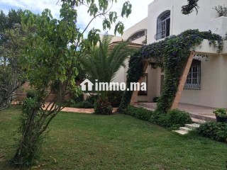 Jolie villa avec piscine à rabat Souissi - Villa à louer - Rabat
