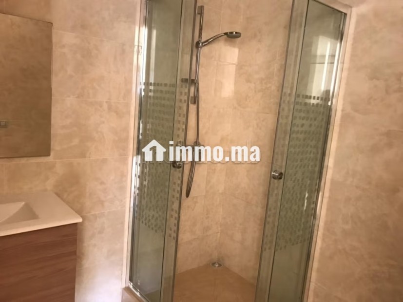 Superbe appartement à louer à Riyad. Surface de 100 m². Piscine, climatisation - Location Immobilier - Rabat - photo 3