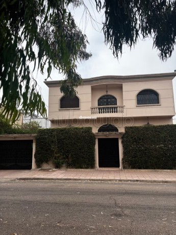 opportunite-rare-villa-familiale-de-466m2-big-0