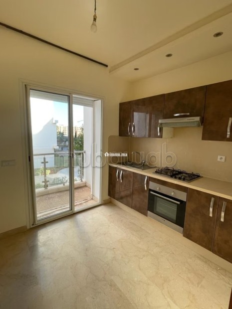 Superbe appartement à louer à Sidi Maarouf. 3 grandes pièces. Avec ascenseur et espace vert - Location Immobilier - Casablanca - photo 4