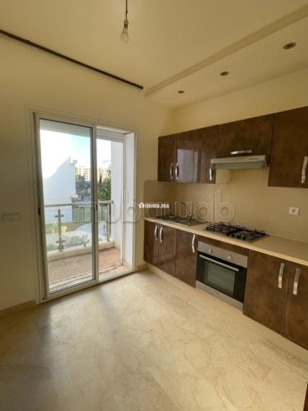 superbe-appartement-a-louer-a-sidi-maarouf-3-grandes-pieces-avec-ascenseur-et-espace-vert-big-3