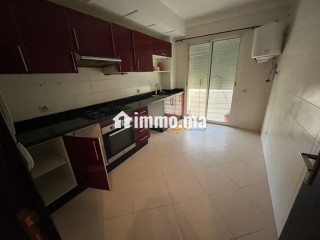 Appartement à l'achat à Aïn Sebaâ. 1 Pièce. Antenne parabolique et sécurité - Appartement à vendre - Casablanca