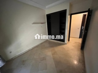 Appartement à l'achat à Aïn Sebaâ. 1 Pièce. Antenne parabolique et sécurité - Appartement à vendre - Casablanca