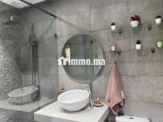 Appartement à l'achat à Aïn Sebaâ. 1 Pièce. Antenne parabolique et sécurité - Appartement à vendre - Casablanca