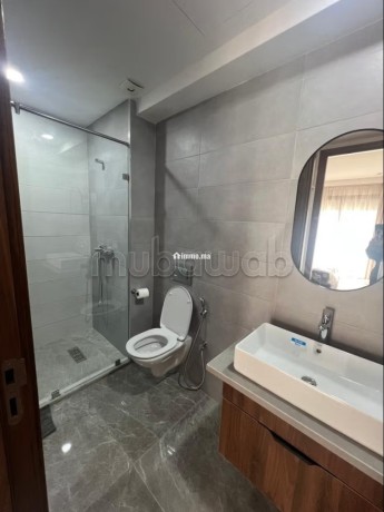 studio-jamais-habite-a-louer-finance-city-big-9