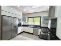 vila-vide-refait-a-neuf-a-louer-a-oasis-small-4