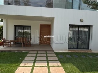 vila-vide-refait-a-neuf-a-louer-a-oasis
