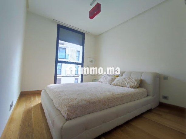 bel-appartement-en-location-a-ain-diab-vue-sur-mer-2-belles-chambres-meuble-big-6