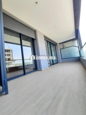 studio-72m-dont-terrasse-a-cfc-big-5