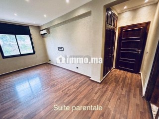 Apprtement à ain diab vide à louer 168m² - Appartement à louer - Casablanca