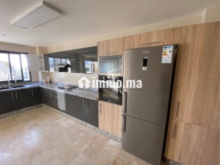 Appartement à louer à Ain Diab vue sur mer sans vis a vis. Surface totale 170 m². Places de stationnement et terrasse - Appartement à louer - Casablanca