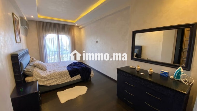 appartement-a-louer-a-ain-diab-vue-sur-mer-sans-vis-a-vis-surface-totale-170-m2-places-de-stationnement-et-terrasse-big-8