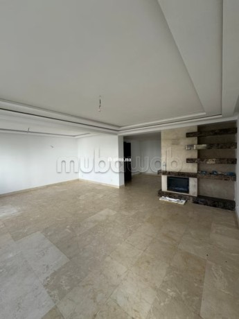 location-appartement-moderne-neuf-vide-big-1