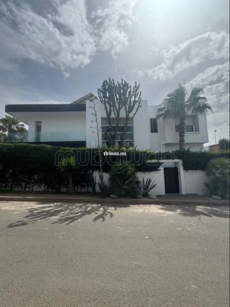 Magnifique villa à vendre à Ain Diab.
Surface de 450 m².
Bien meublé - Vente Immobilier - Casablanca - photo 1