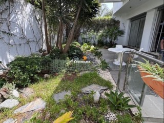 Magnifique villa à vendre à Ain Diab.
Surface de 450 m².
Bien meublé - Villa à vendre - Casablanca