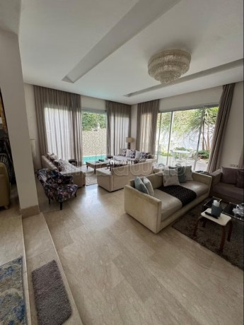 magnifique-villa-a-vendre-a-ain-diab-surface-de-450-m2-bien-meuble-big-13