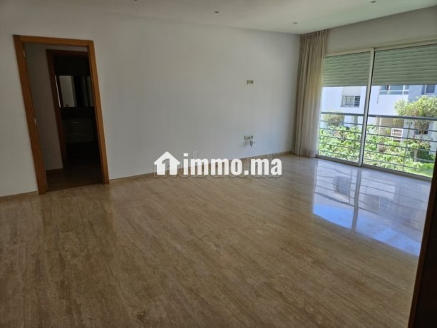 vends-grand-studio-residence-securise-big-10