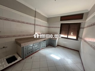 Appartement rénové vide en location usage bureau - Appartement à louer