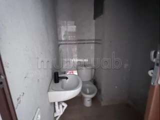 Appartement rénové vide en location usage bureau - Appartement à louer