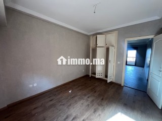 Appartement rénové vide en location usage bureau - Appartement à louer