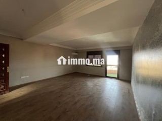 Appartement rénové vide en location usage bureau - Appartement à louer