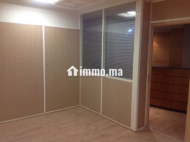 beaux-bureaux-a-louer-a-bourgogne-ouest-surface-totale-150-m2-systeme-de-climatisation-big-11